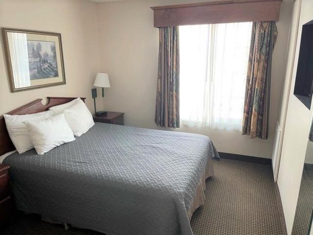 River Hills Hotel- Манкато Екстер'єр фото